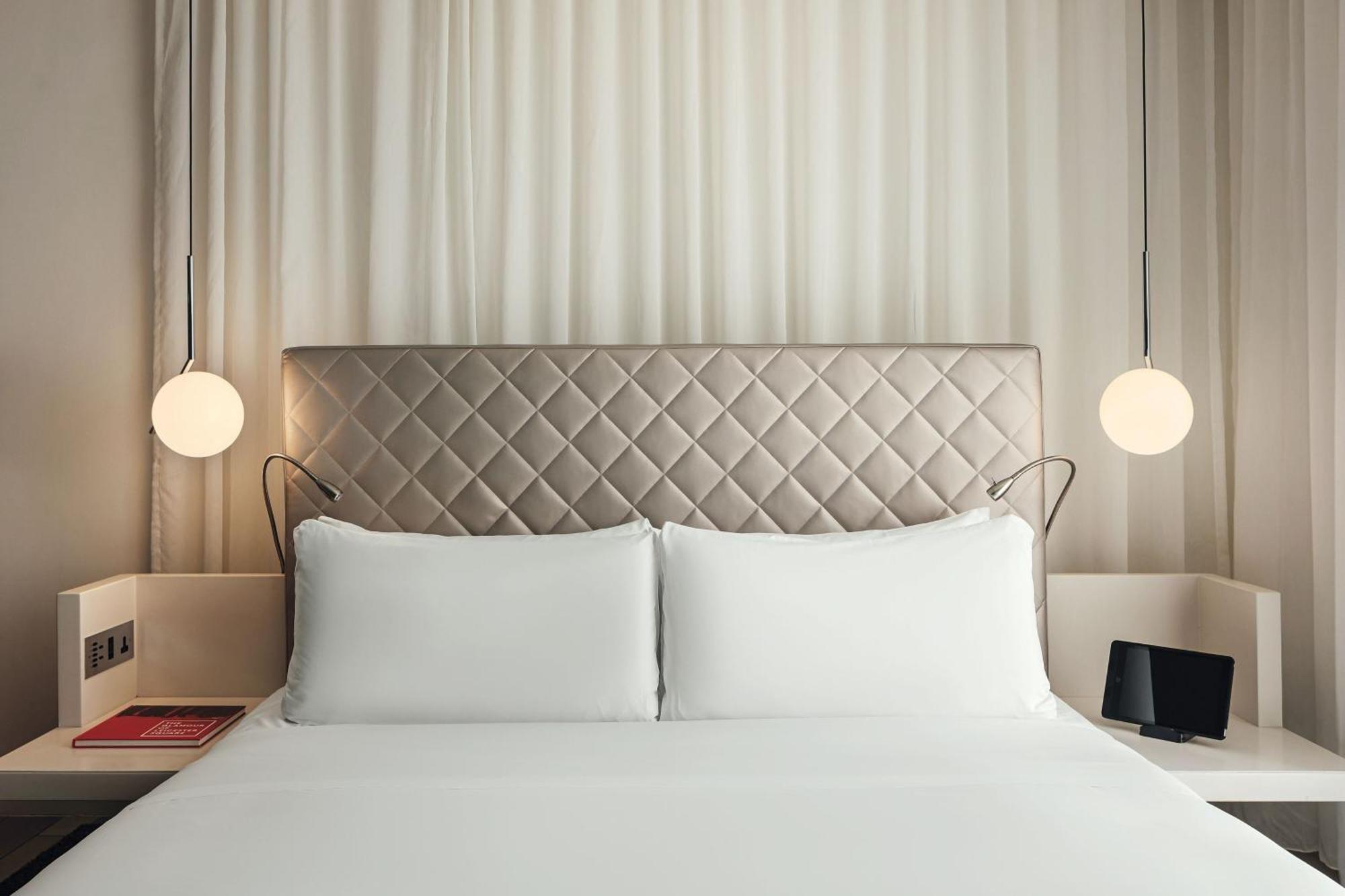 Deluxe King Room High Floor